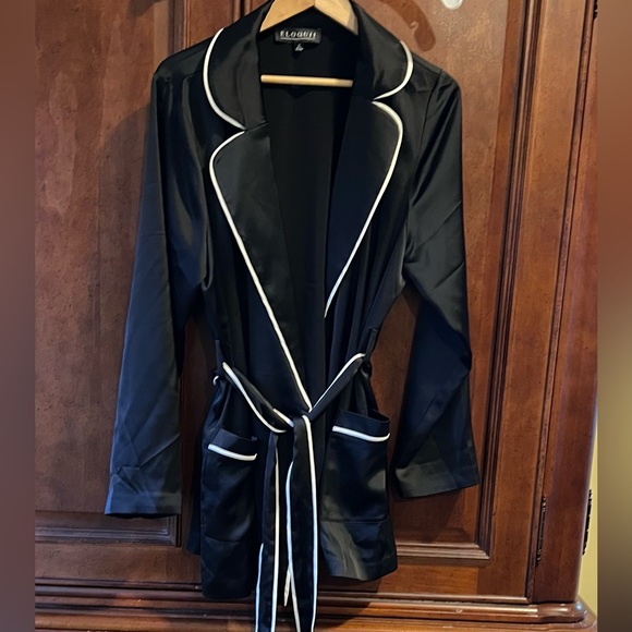 Eloquii Jackets & Blazers - ELOQUII Black Satin with white piping Smoking jacket | 14